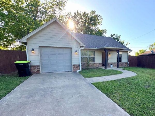 923 N Summer Tree Drive, Ada, OK 74820