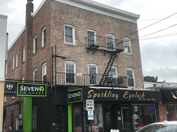 7 Green Street , Unit 2R, Huntington, NY 11743