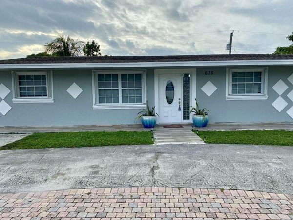 635 Casper Avenue, Lake Belvedere Estates, FL 33413