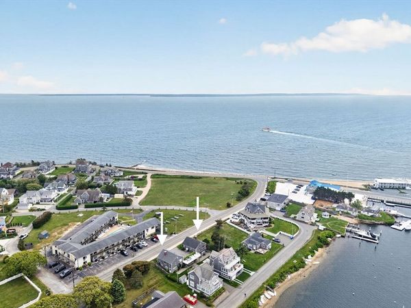 424/426 Grand Ave, Falmouth, MA 02540
