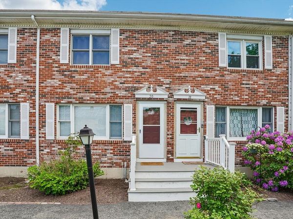 20 Douglas Dr, Unit 20, East Bridgewater, MA 02333