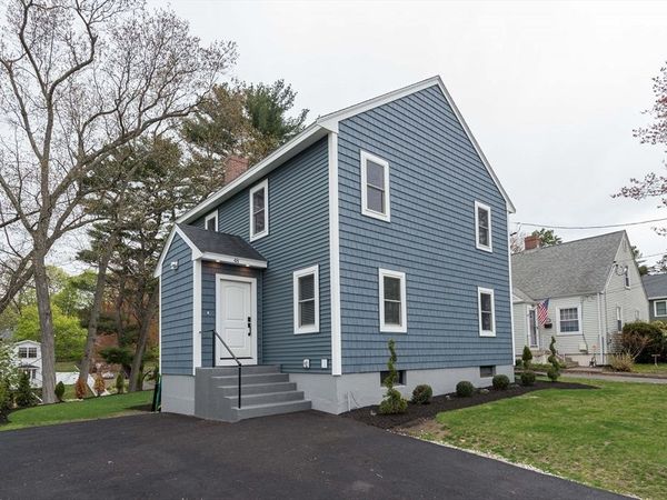 48 Macarthur Rd, Stoneham, MA 02180