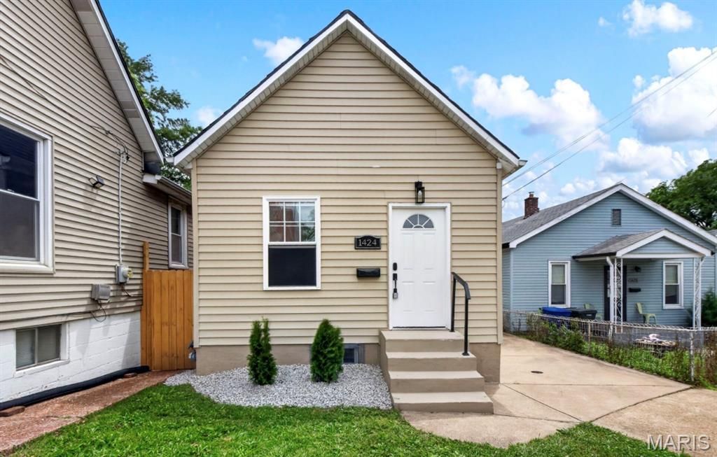 1424 Sulphur Avenue, Saint Louis, MO 63110 Main Photo