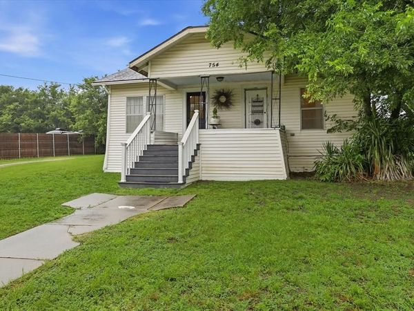 754 N Main Drive, Van Alstyne, TX 75495
