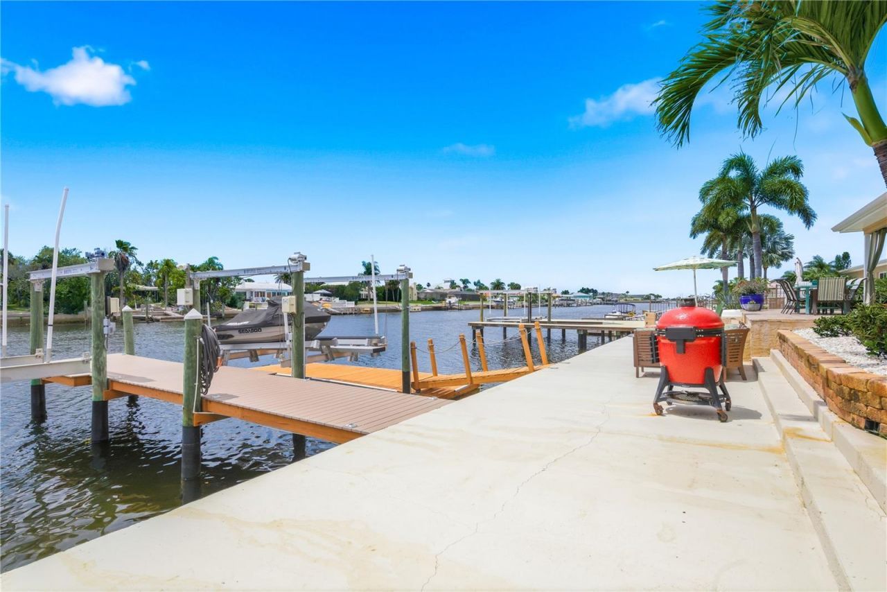 5351 Pilots Place, New Port Richey, FL 34652 Photo