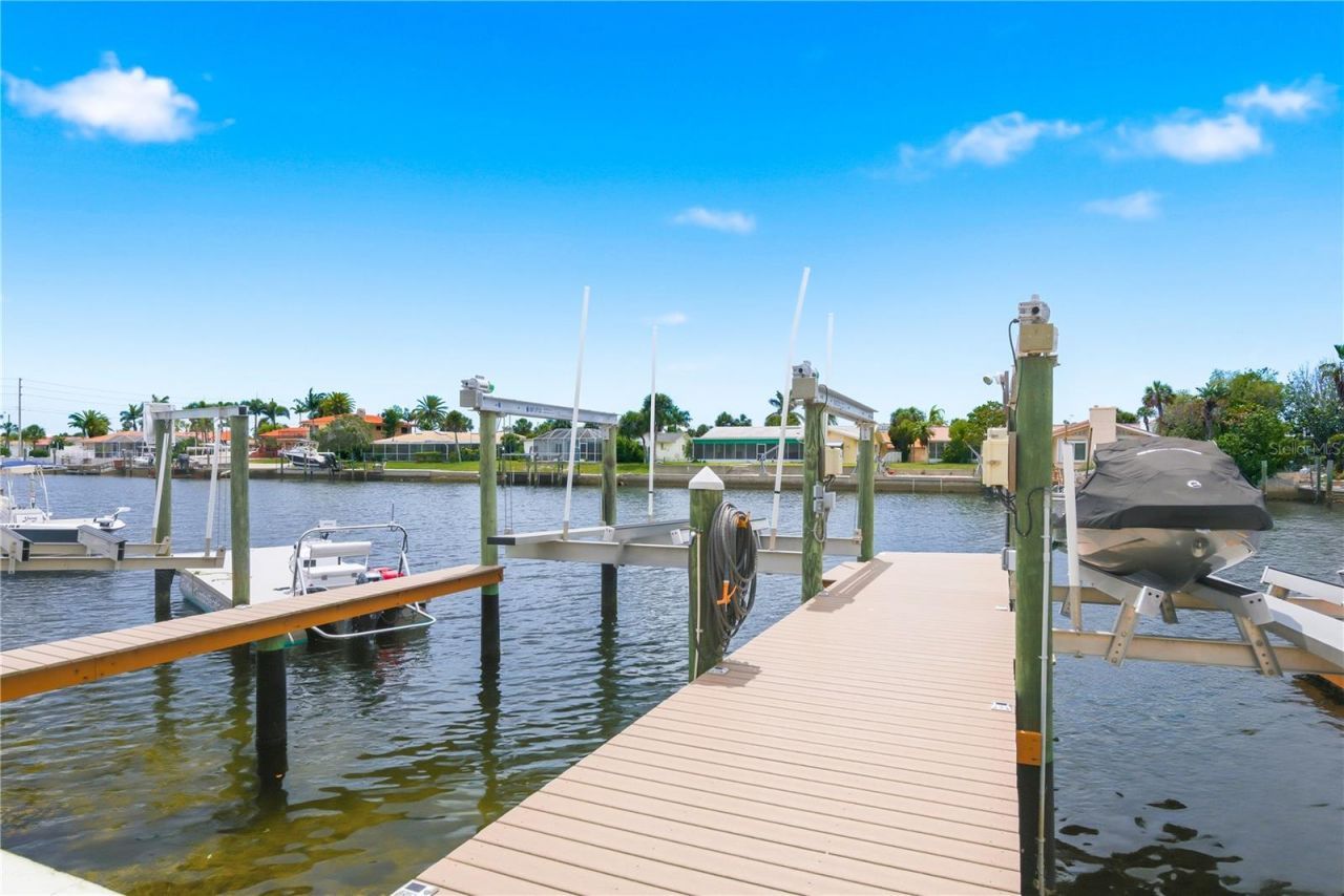 5351 Pilots Place, New Port Richey, FL 34652 Photo