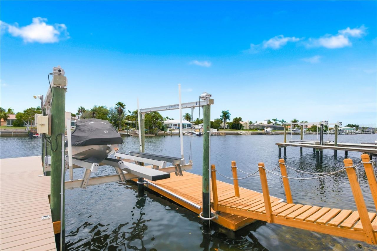 5351 Pilots Place, New Port Richey, FL 34652 Photo