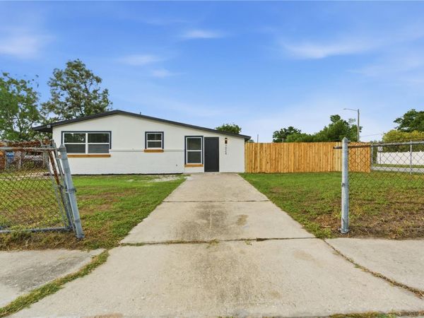 7924 DAHLIA AVENUE , TAMPA, FL 33619