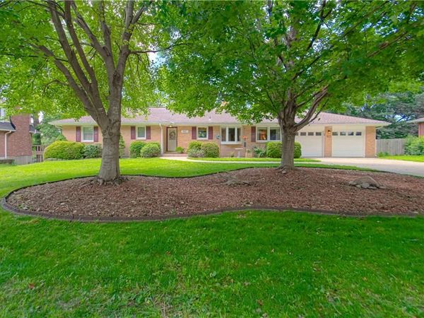 922 Ridgeway Drive, Liberty, MO 64068
