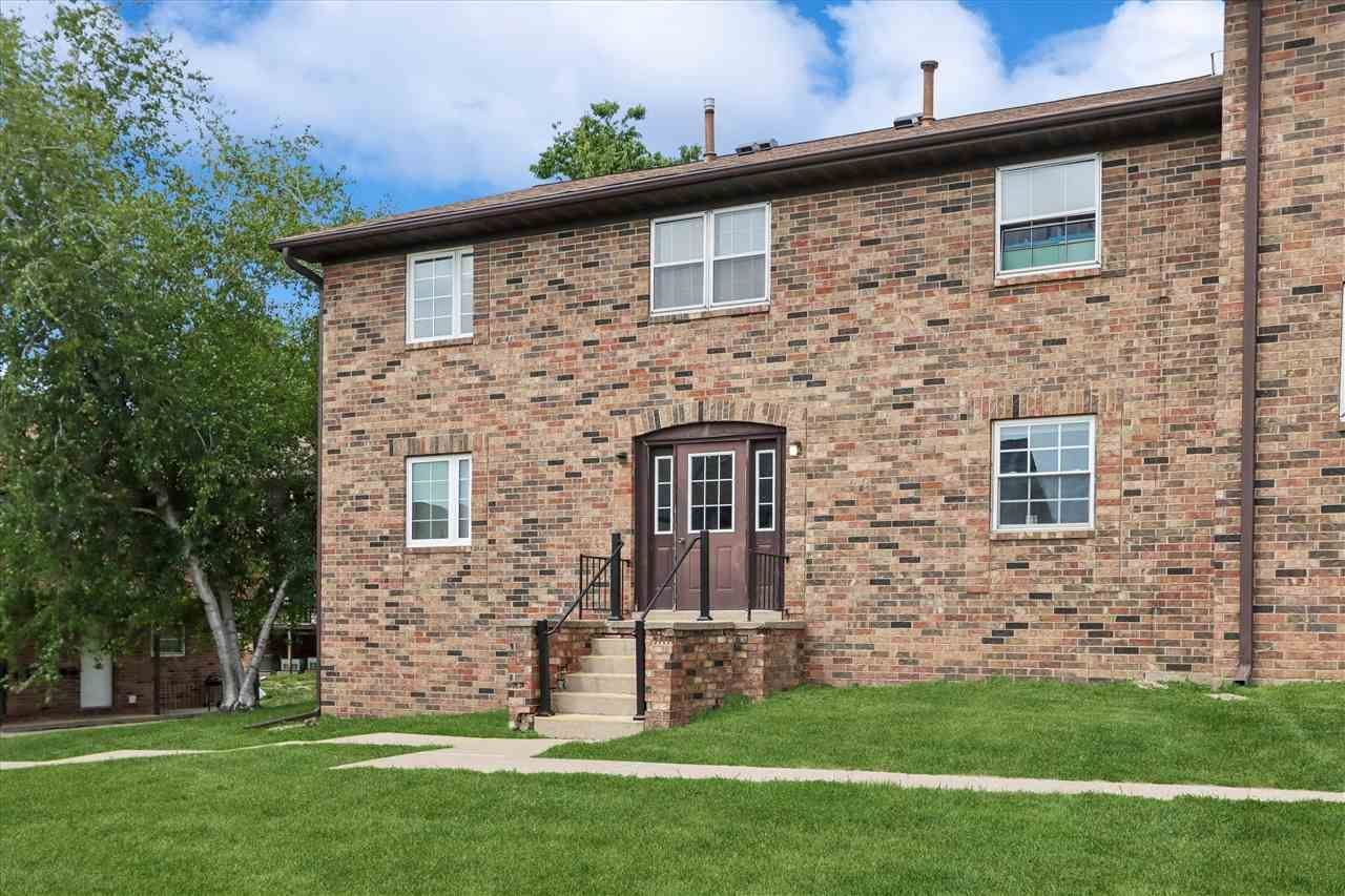 1402 21st Avenue Pl, Coralville, IA 52241 Main Photo