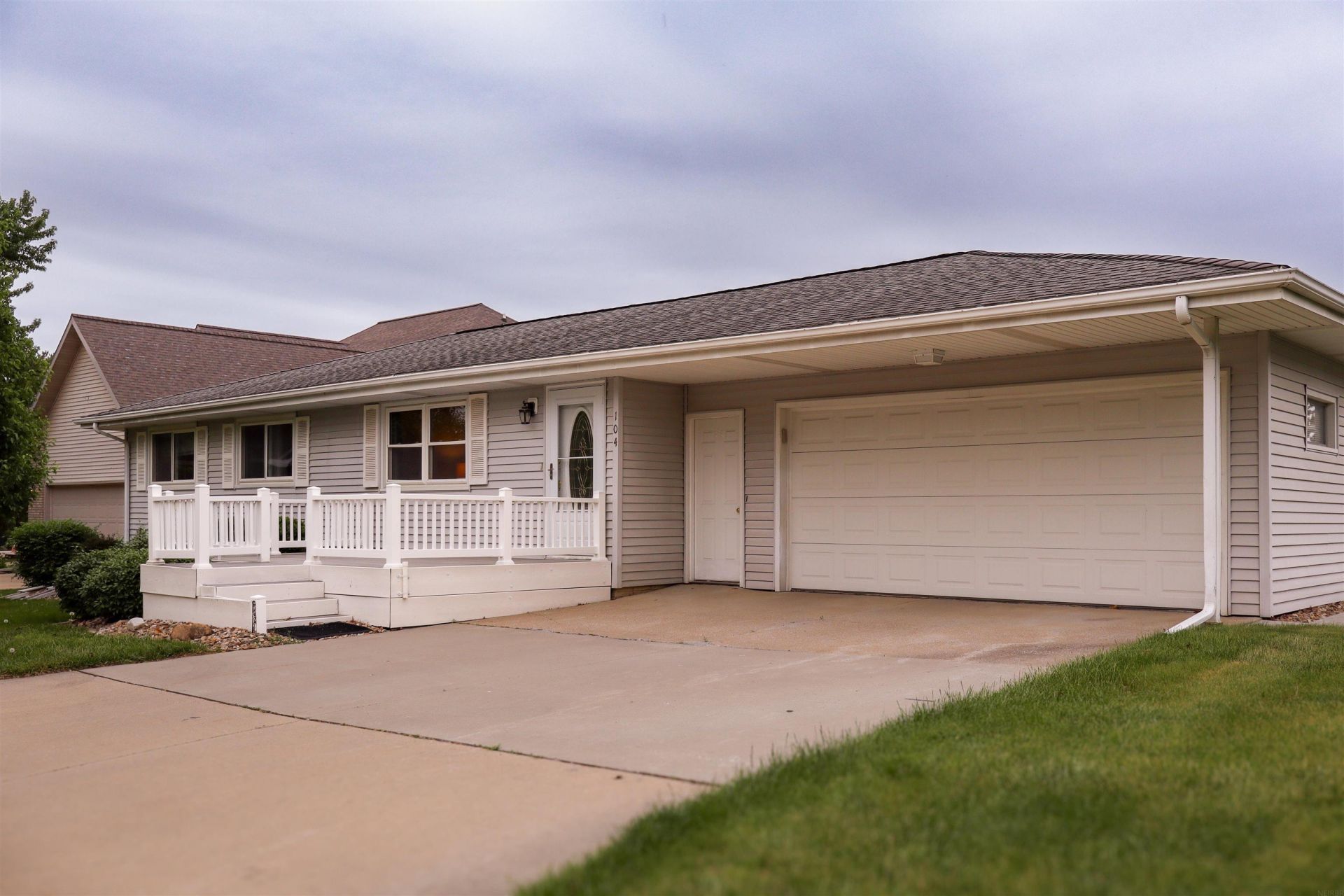 104 Eastgate Drive, Reinbeck, IA 50669 Main Photo