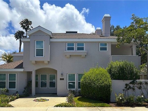 1938 Westminster, Costa Mesa, CA 92627