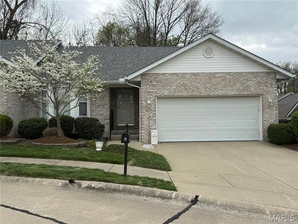 6 Huntington Court , Collinsville, IL 62234