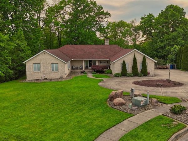 1751 Squaw Creek Drive, Girard, OH 44420