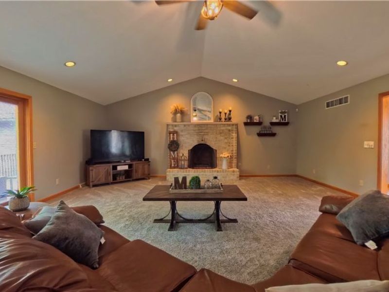 1751 Squaw Creek Drive, Girard, OH 44420 Photo 6