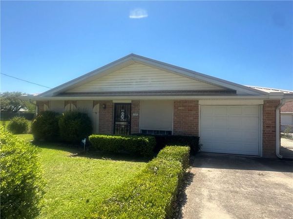 230 COURVILLE Drive, Luling, LA 70070