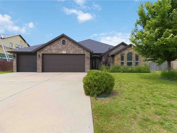 1900 SW Birch Street , Bentonville, AR 72713