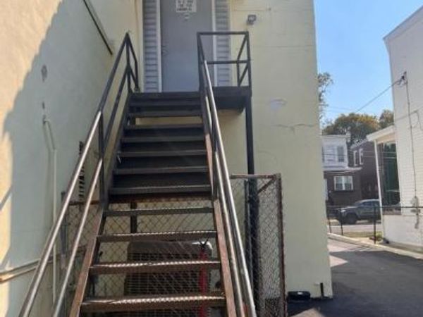 26 S WHITE HORSE PIKE , AUDUBON, NJ 08106