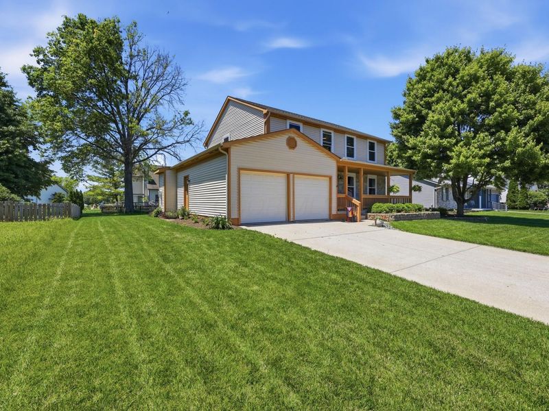 573 Courtland Lane , Pickerington, OH 43147 Photo 2