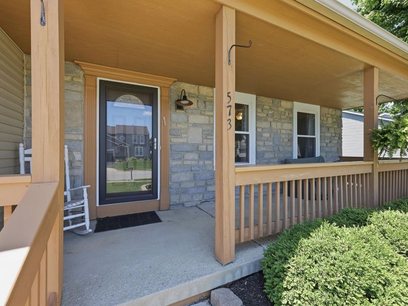 573 Courtland Lane , Pickerington, OH 43147 Photo 6