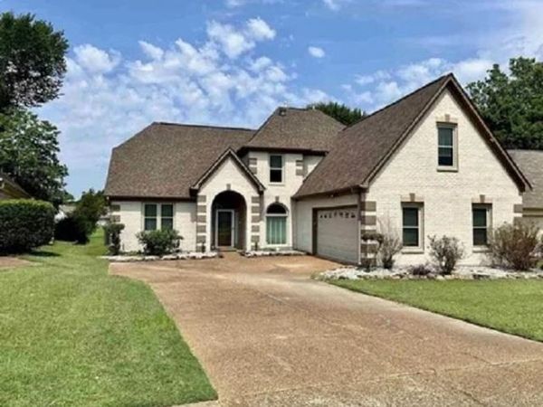 1221 CORDOVA CLUB DR, Cordova, TN 38018