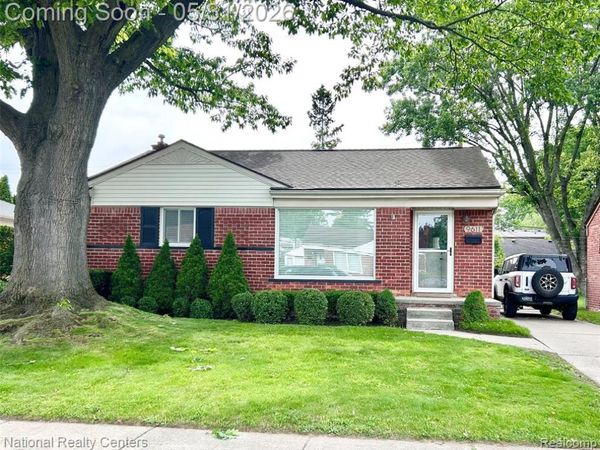 9611 Deering Street, Livonia, MI 48150