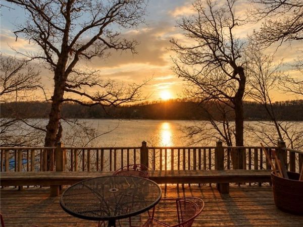 33725 Waterfront Drive , Stover, MO 65078