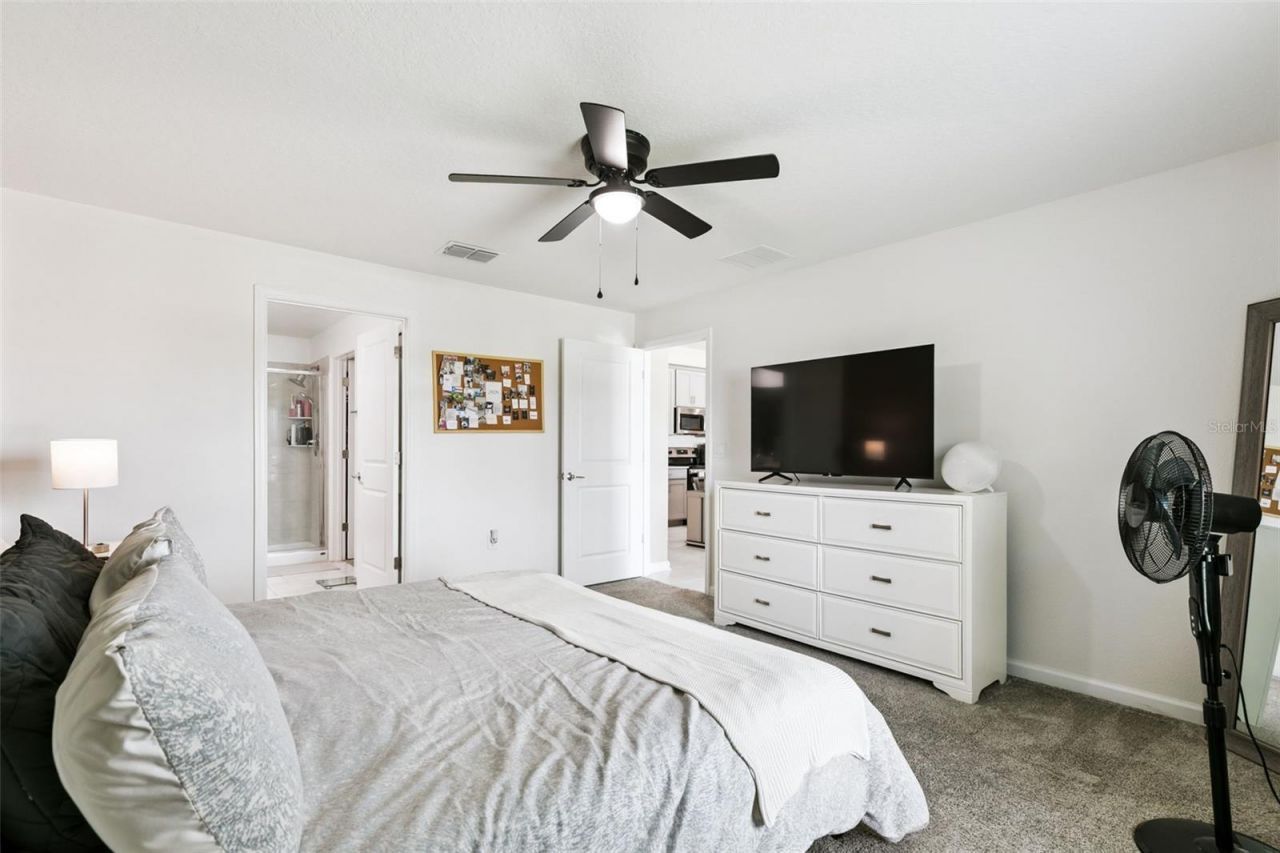 1949 Heart Lake Drive, Groveland, FL 34736 Photo