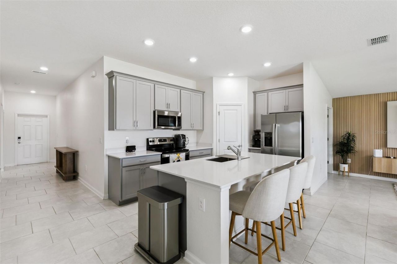 1949 Heart Lake Drive, Groveland, FL 34736 Photo
