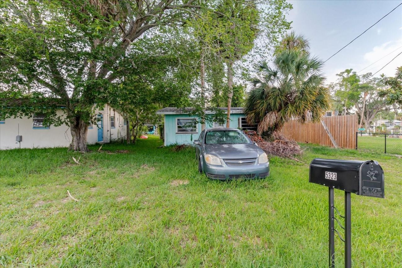 5323 Circle Drive, Weeki Wachee, FL 34607 Photo