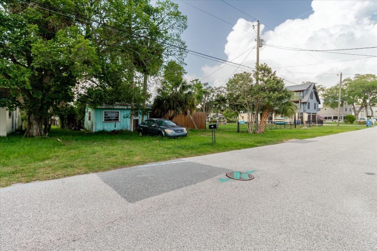 5323 Circle Drive, Weeki Wachee, FL 34607 Photo