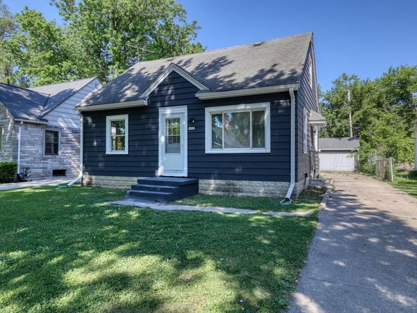 4880 N 49th STREET, Milwaukee, WI 53218