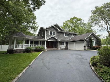 5 Blossom Street Dix Hills, NY 11746