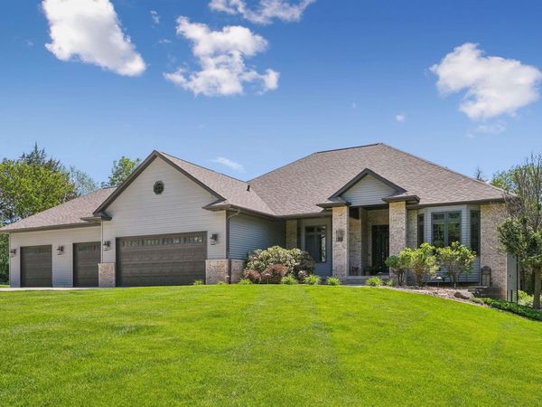 2693 N Maple Street, Waverly, IA 50677