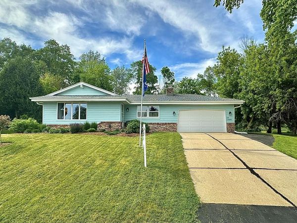 S69W16890 Parkland DRIVE, Muskego, WI 53150