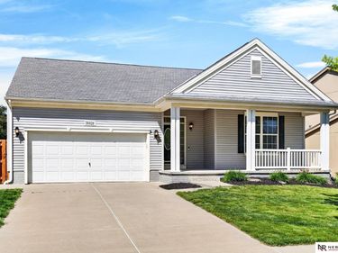 20828 Charles Street, Elkhorn, NE 68022