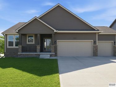 8225 Kilpatrick Parkway, Bennington, NE 68007