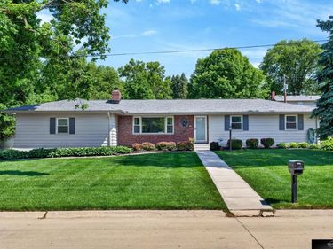 11728 Cedar Street , Omaha, NE 68144