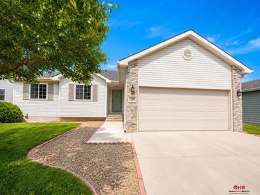 7130 Whitewater Lane, Lincoln, NE 68521