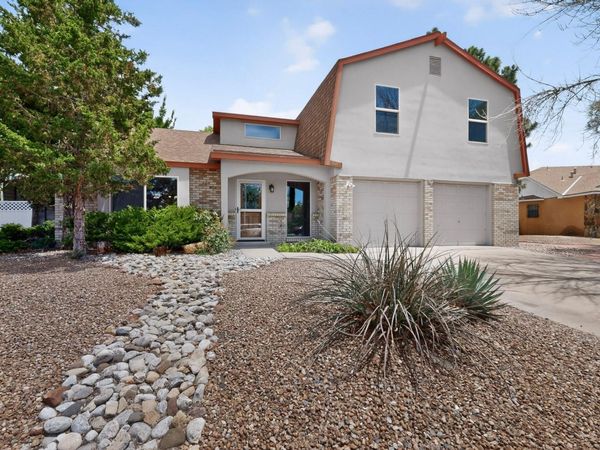 5612 Chelwood Park Boulevard NE, Albuquerque, NM 87111