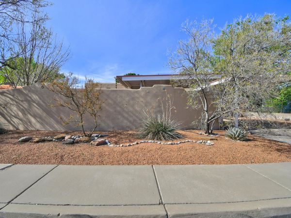 1023 Quincy Street SE, Albuquerque, NM 87108