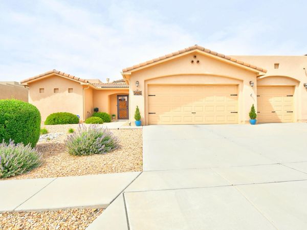 5016 N San Adan Avenue NW, Albuquerque, NM 87120