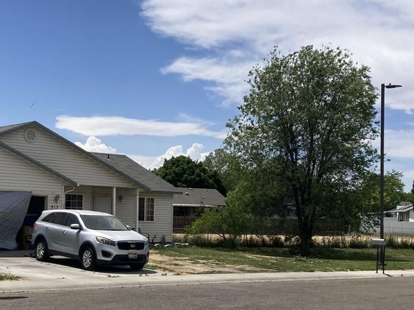 517 E Dooley Ln, Nampa, ID 83686