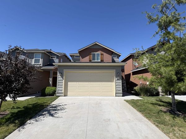 9152 W Tillamook Dr, Boise, ID 83709
