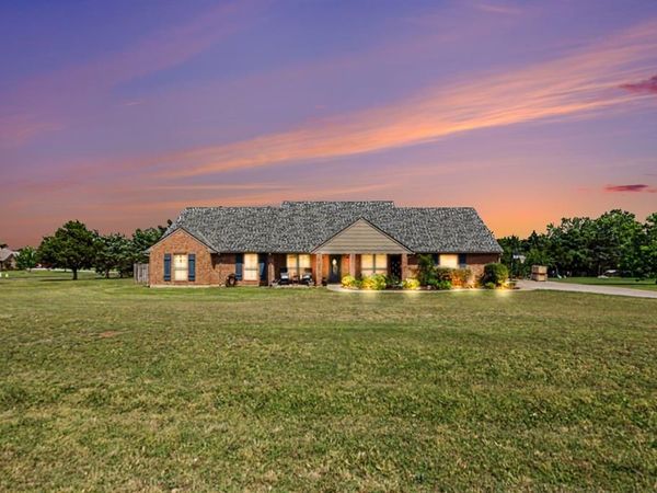 10050 Lookout Pointe, Edmond, OK 73034