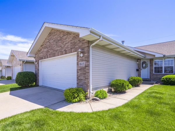 1615 Golden Oak Drive, Crown Point, IN 46307