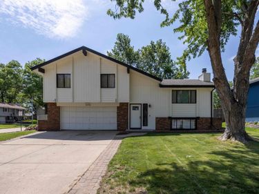 8733 Bayberry Road , La Vista, NE 68128