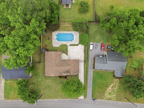 4721 Phoenix Dr , Hermitage, TN 37076