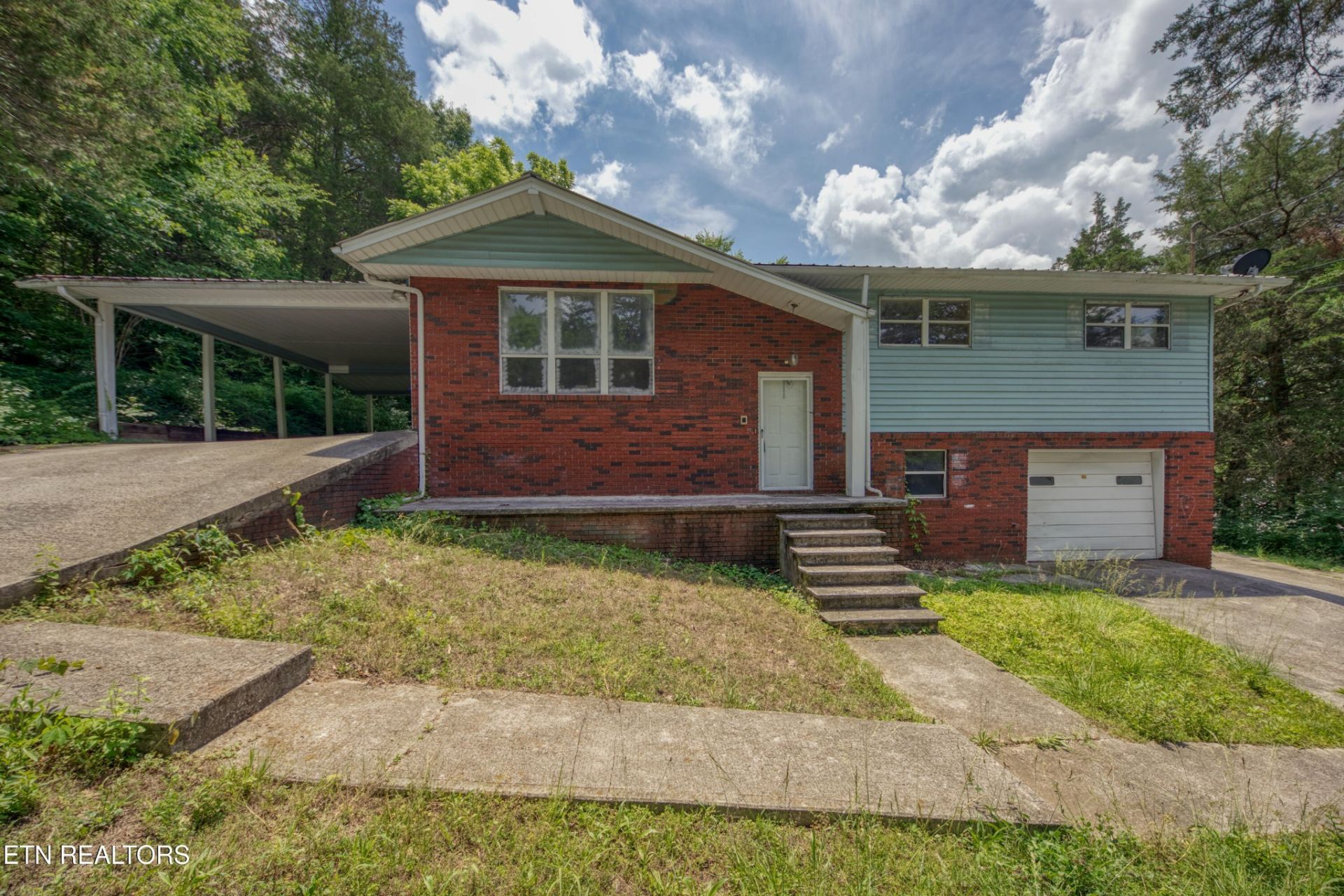 220 Industrial Park Lane, Rocky Top, TN 37769 Main Photo