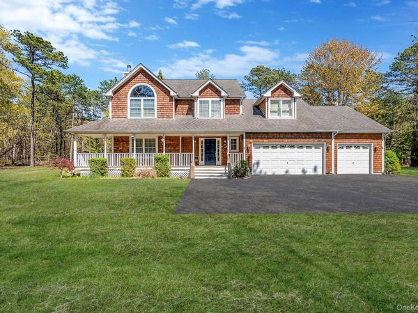 41 N Cozine Road, Manorville, NY 11949